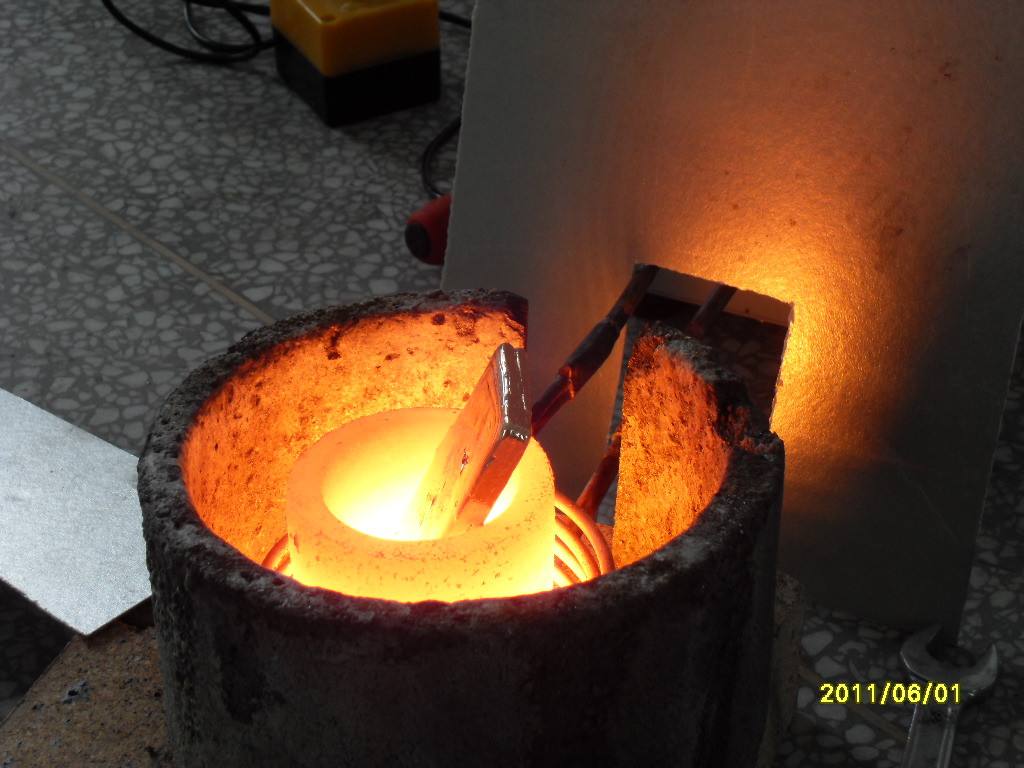 熔煉爐電源控制部分的原理是什么？