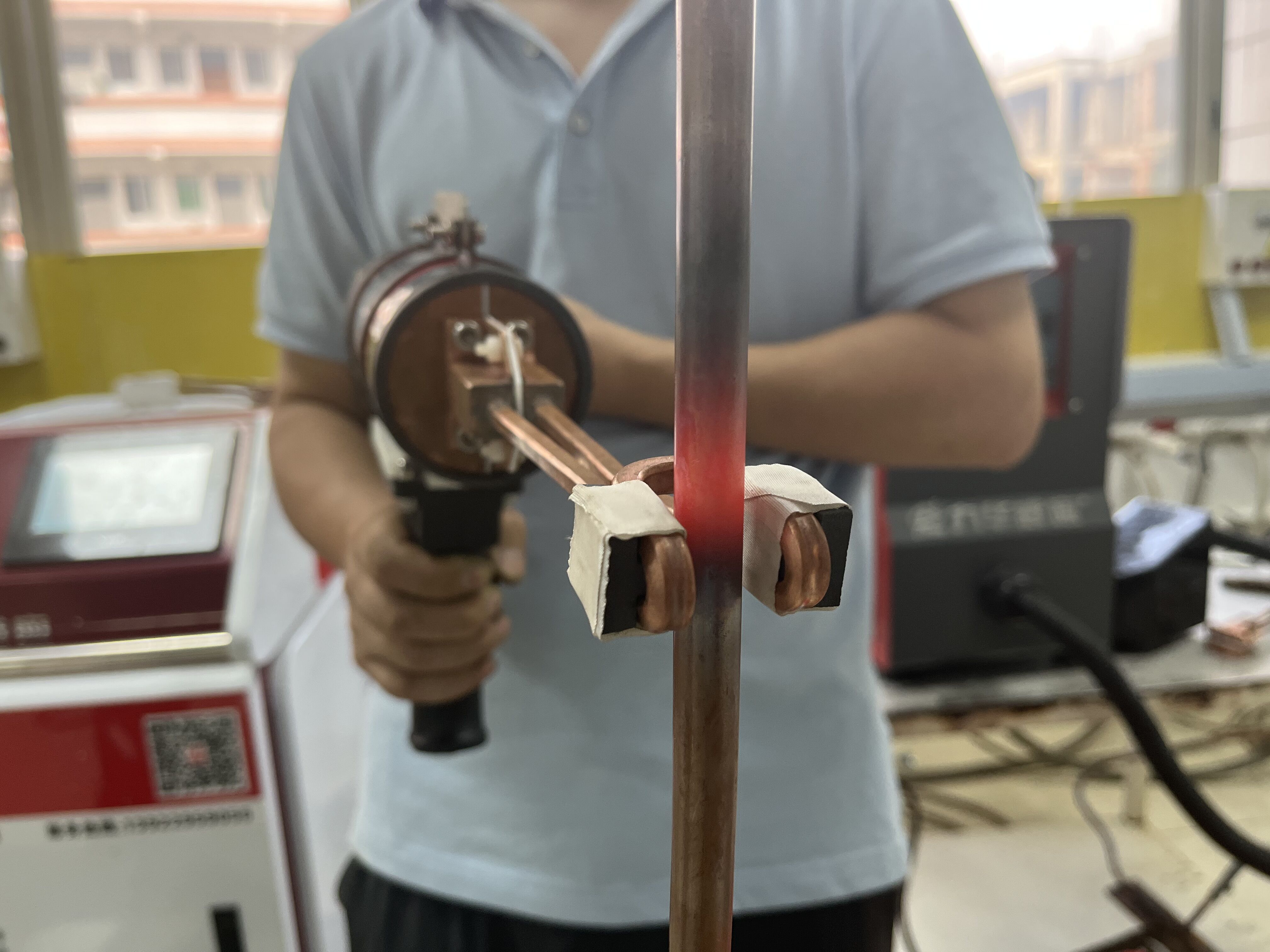 手持高頻焊感應(yīng)加熱設(shè)備主要參數(shù)和常見(jiàn)問(wèn)題